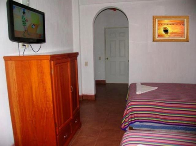 Hotel Y Suites Bugambilias Rincon de Guayabitos Szoba fotó